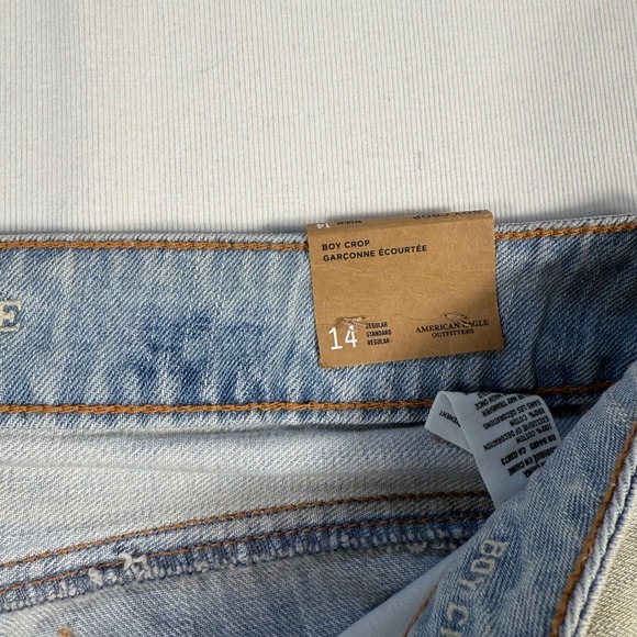 American Eagle Outfitters Womensy Boy Crop Jeans Light Wash Distressed Sz 14 NWT - Picture 4 of 15